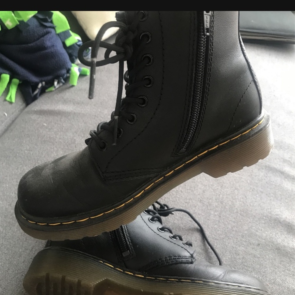 De martens boots kids size 1